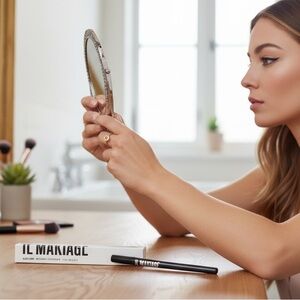 Il Makiage Black Card Waterproof Liquid Eyeliner New